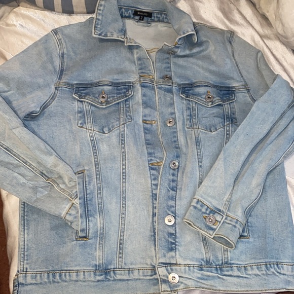 RW&CO Light Wash Denim Jacket - Picture 2 of 3